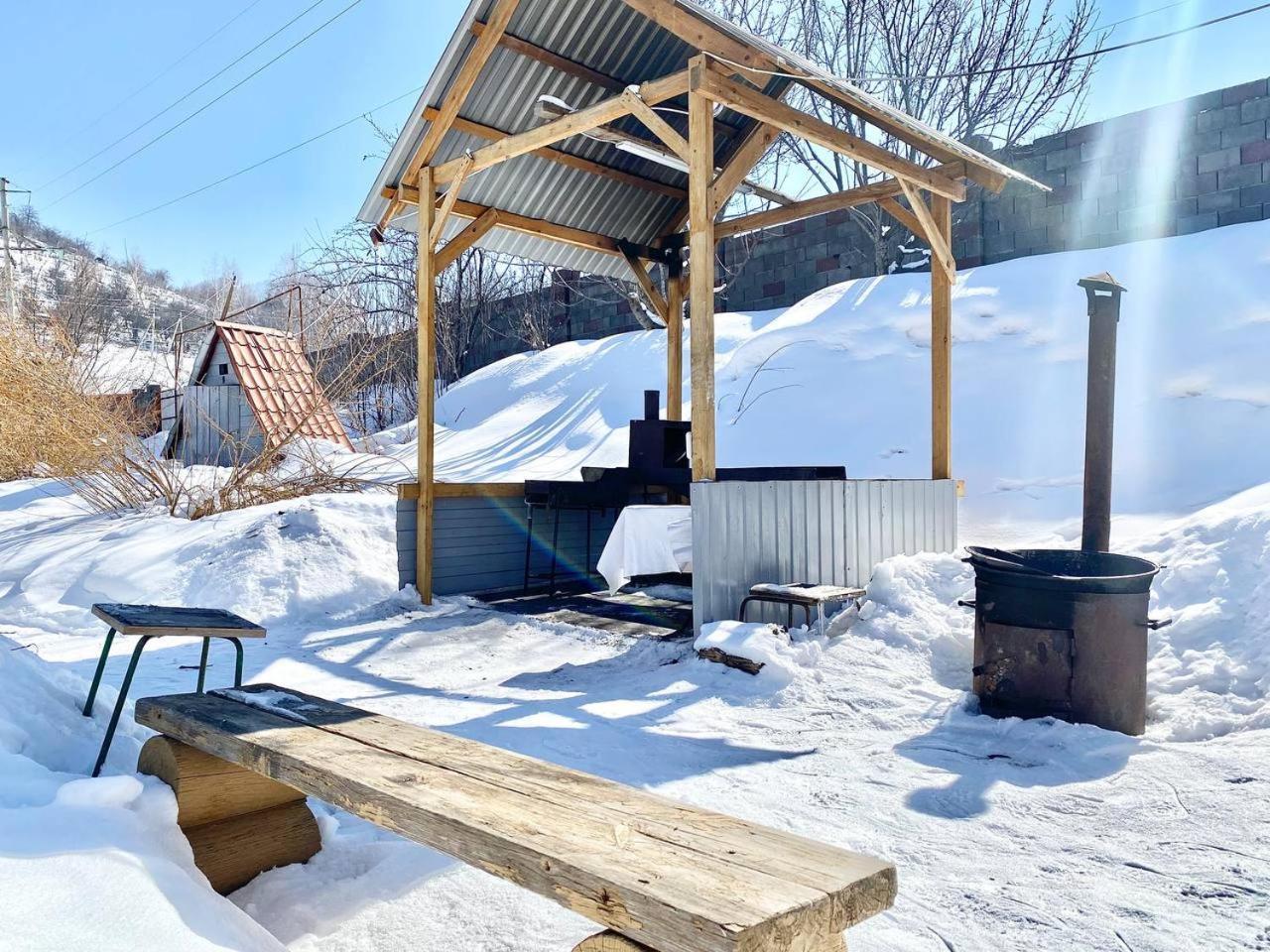 сакский двор Holiday home