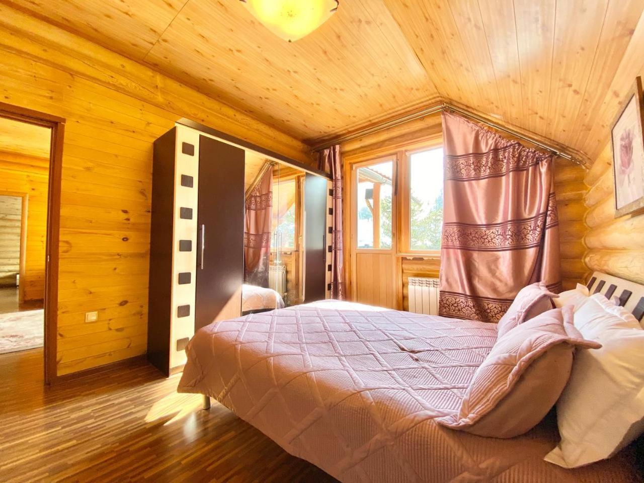сакский двор Holiday home