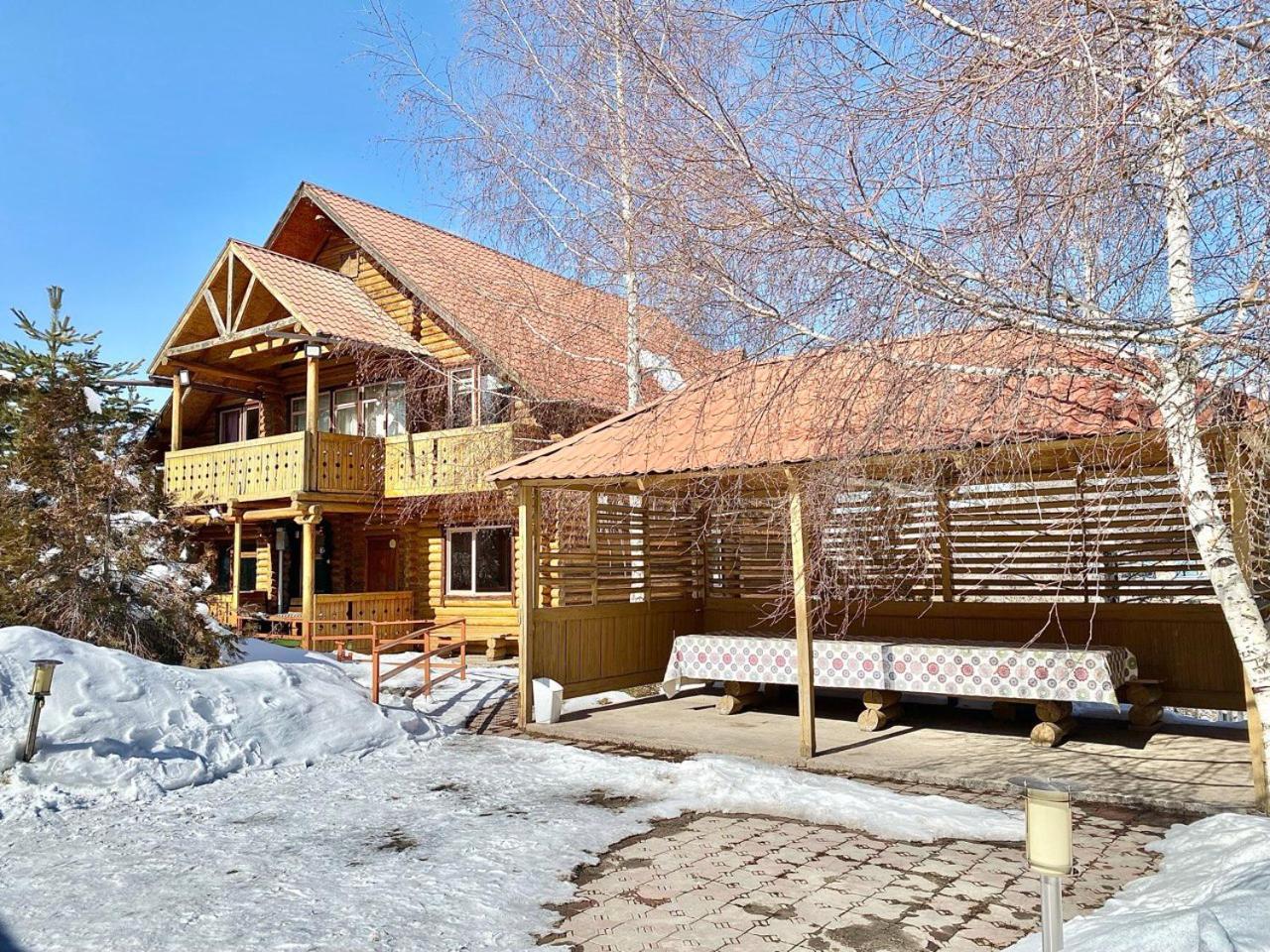 сакский двор Holiday home